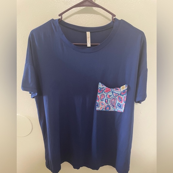 ✨Simply Southern Buttery Smooth Shirt Size L - Picture 1 of 5